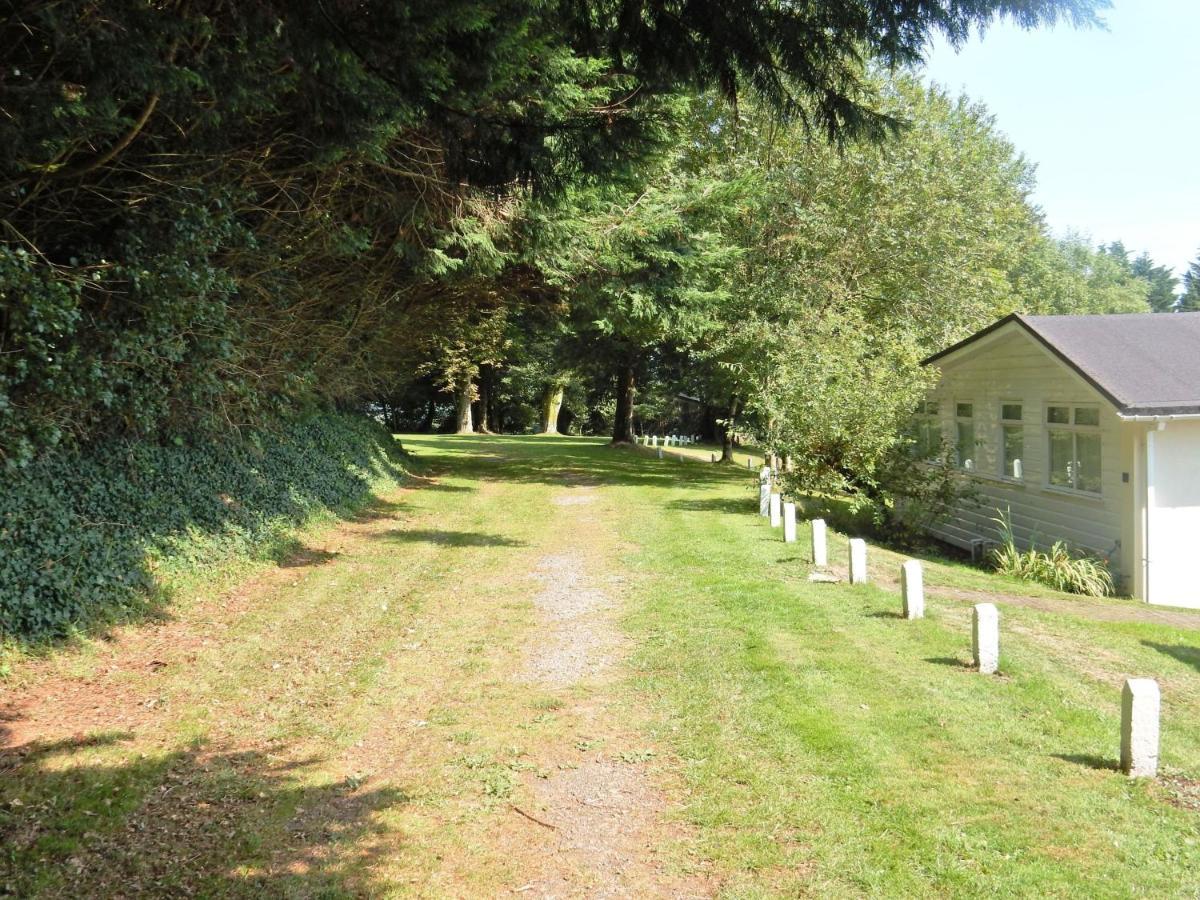 Dartmouth Chalet Holidays Bagian luar foto