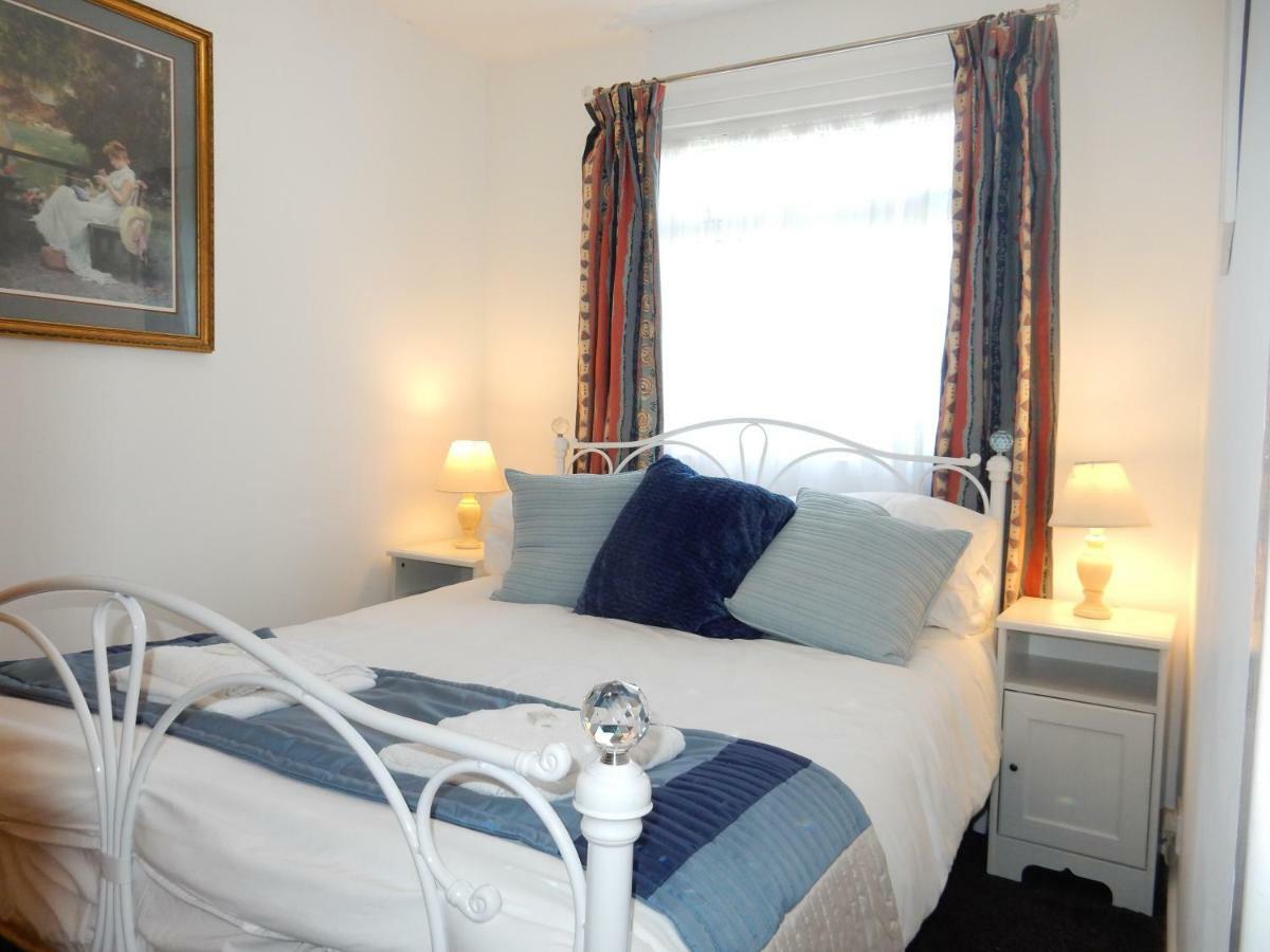 Dartmouth Chalet Holidays Bagian luar foto